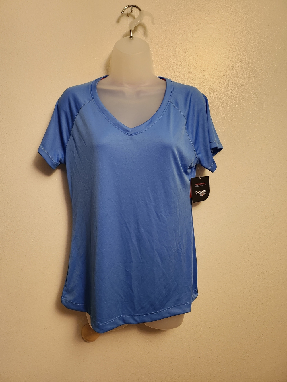 NWT Danskin Now Loose Fit Sky Blue V-Neck Short Sleeve Performance Active Tee